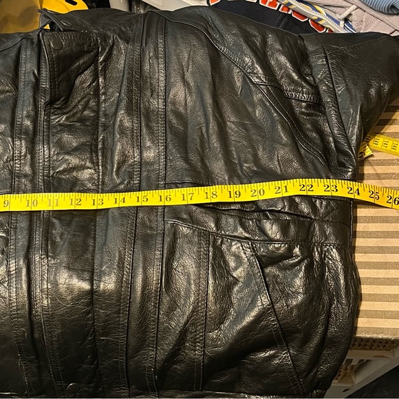 Phase 2 Men’s leather jacket - Picture 5 of 9